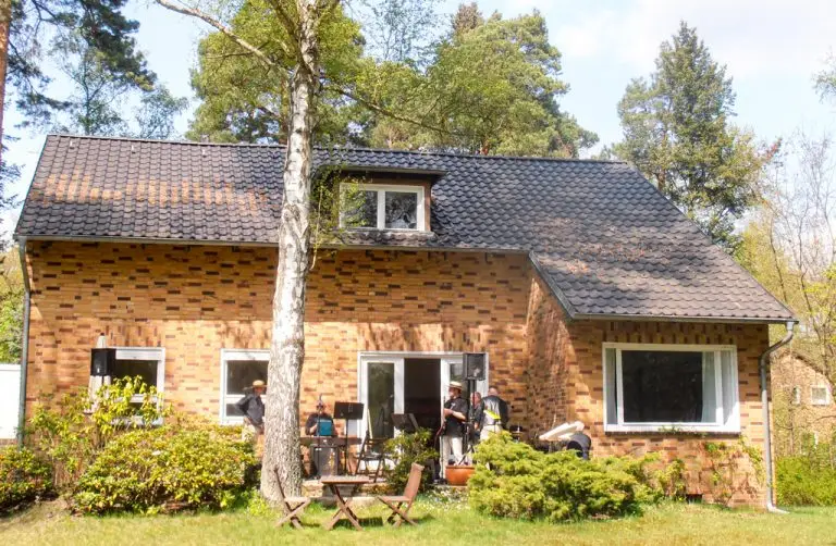 Wohnhaus Wolfs vom Garten aus