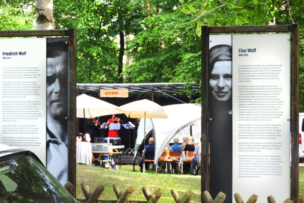Ein Blick in unseren Garten während der Veranstaltung.
