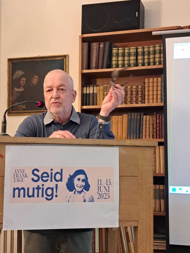 Frank Jahnel beim Anne-Frank-Gedenktag 2026 im Friedrich-Wolf-Literaturhaus