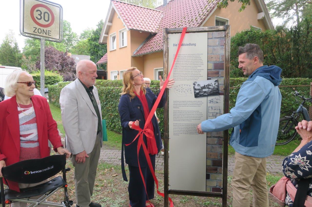 Mehr über den Artikel erfahren Ein neues „Stadtmöbel“ für das kollektive Gedächtnis